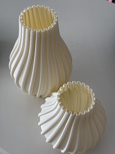 The Erica Vase - Thumbnail view 3