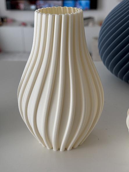 The Erica Vase - Thumbnail view 4