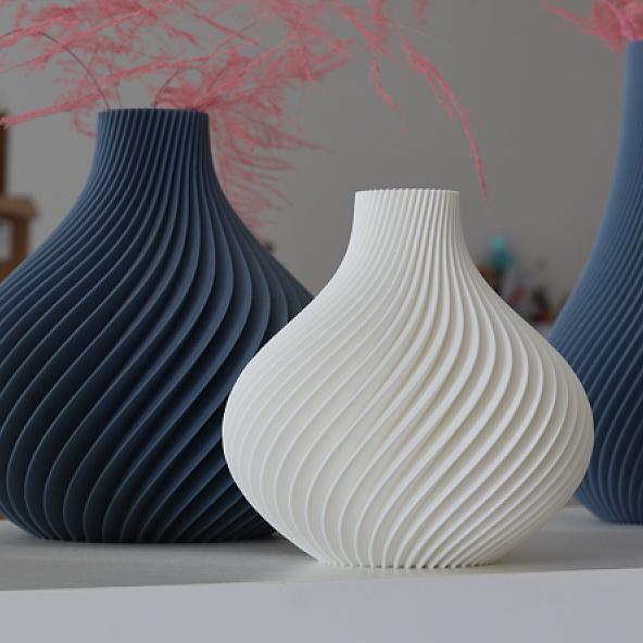The Lisa Vase - 3D Printed in Multiple Materials - View 1 | MoltenHub
