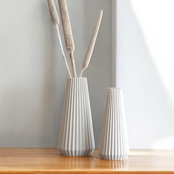 The Cone Vase - Thumbnail view 2