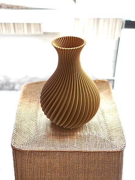 The Susanna Vase - Thumbnail view 3